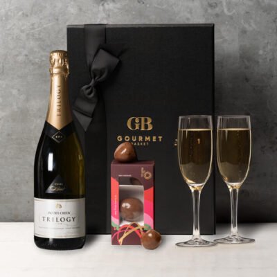 Trilogy Sparkling and Treats Hamper